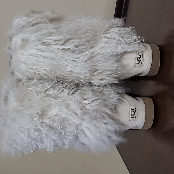UGG Australia Furry White/Cream Boots - Picture 3 of 3